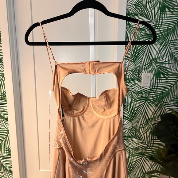 NWT House of CB Bonita Sequin Open Back Gown in Cafe Au Lait Sz Small - Picture 9 of 14